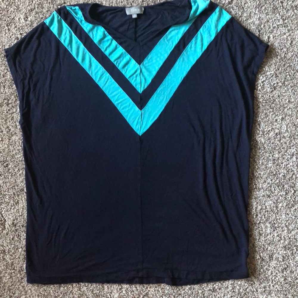 Sleeveless boutique shirt